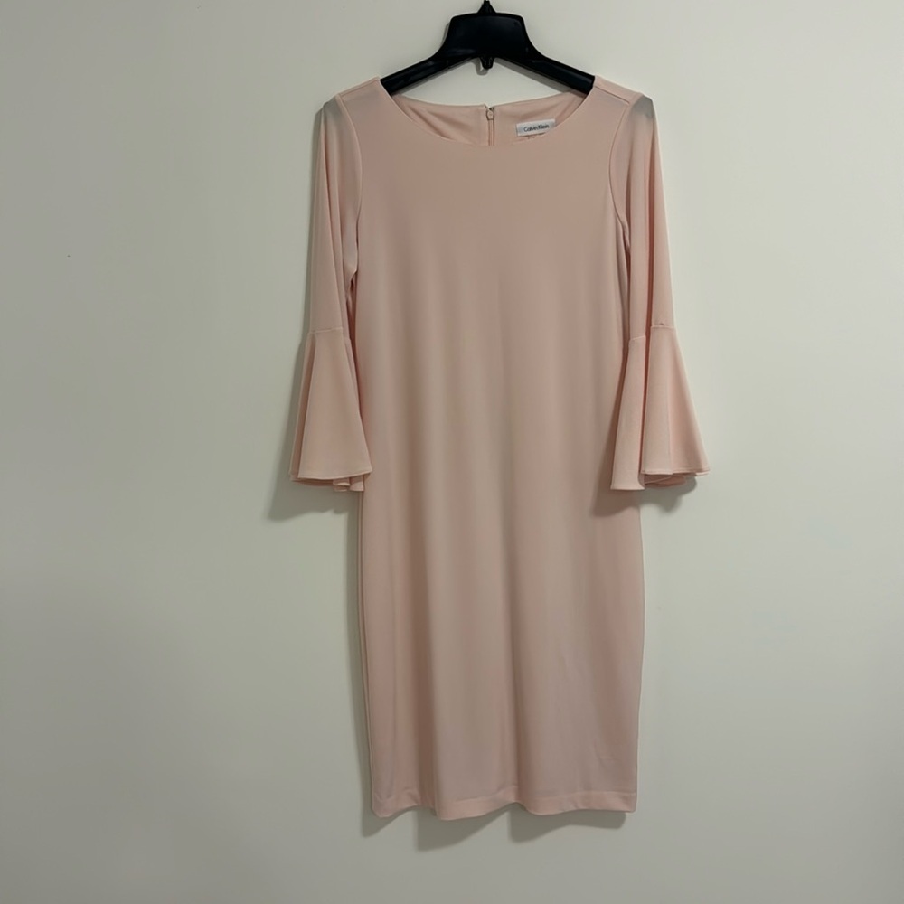 Calvin Klein women’s size 8 light pink bell sleeve dress